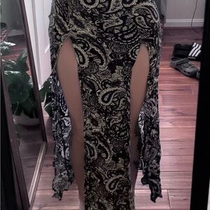 Blue and white paisley skirt with double slit